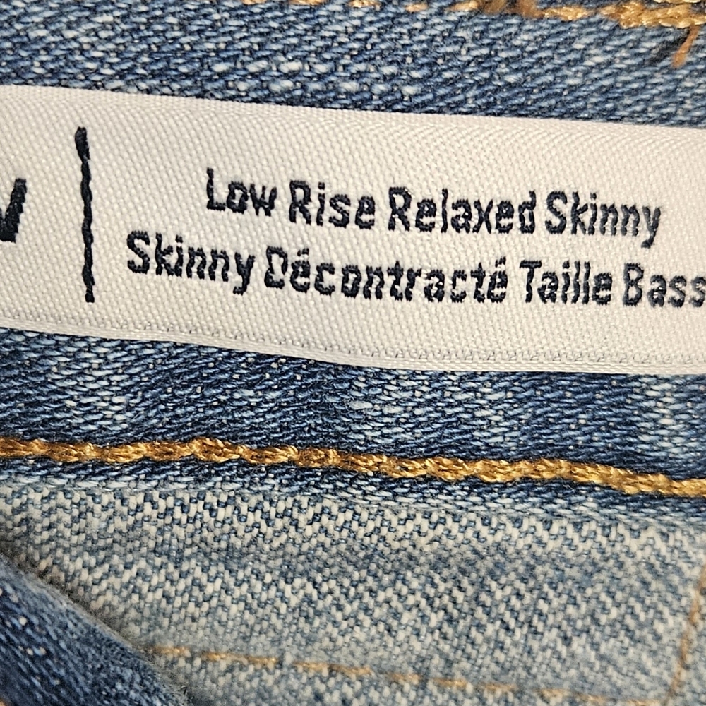 True Religion Blue Cropped Jeans with Embroidered Floral Patches - Picture 9 of 16